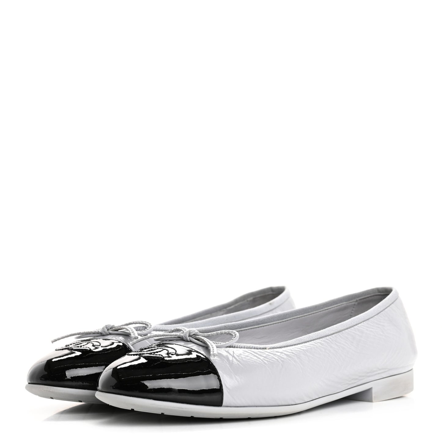 Shiny Crumpled Calfskin Patent CC Cap Toe Ballerina Flats 39 Grey Black