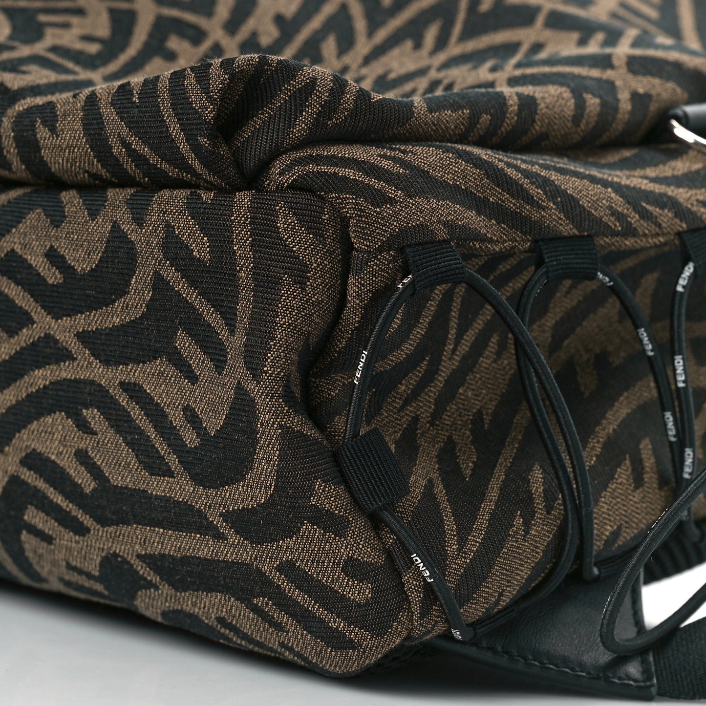 X SARAH COLEMAN Fabric Jacquard Vitello Grace Light Woven Lanyard FF Vertigo Pouch Pocket Backpack Tobacco Moro Black