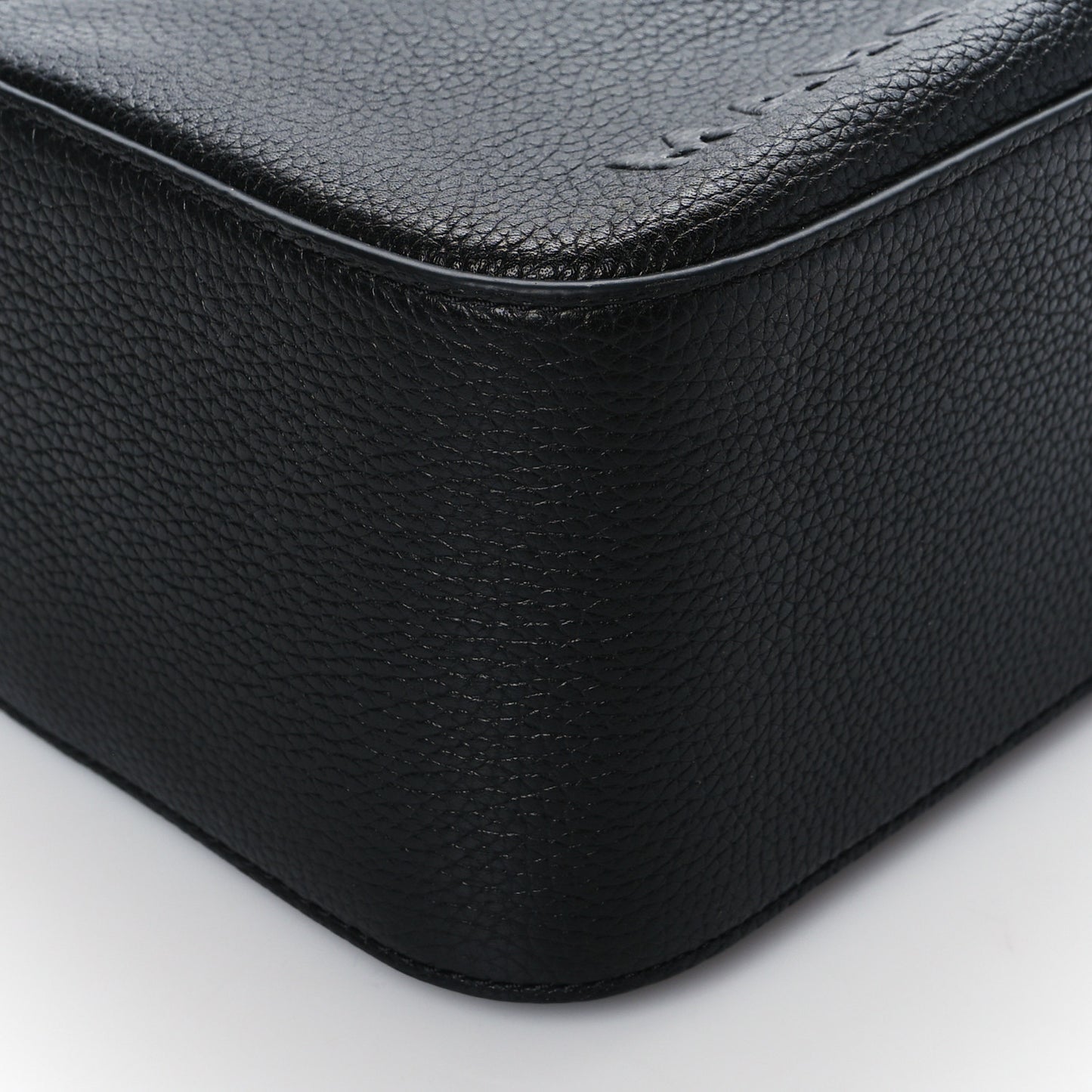 Calfskin Soft Box 23 Shoulder Bag Black