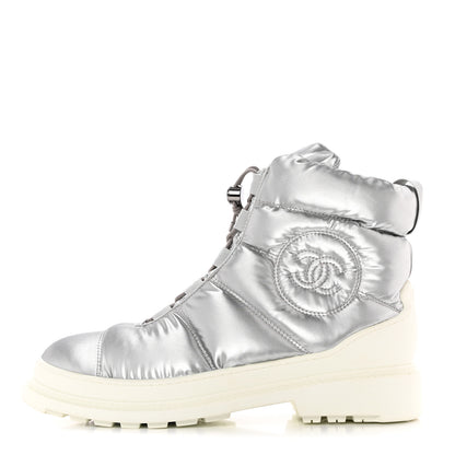 Chanel Metallic Nylon Quilted Womens Lace UP Snow Boots 40.5 Silver 1 of 12