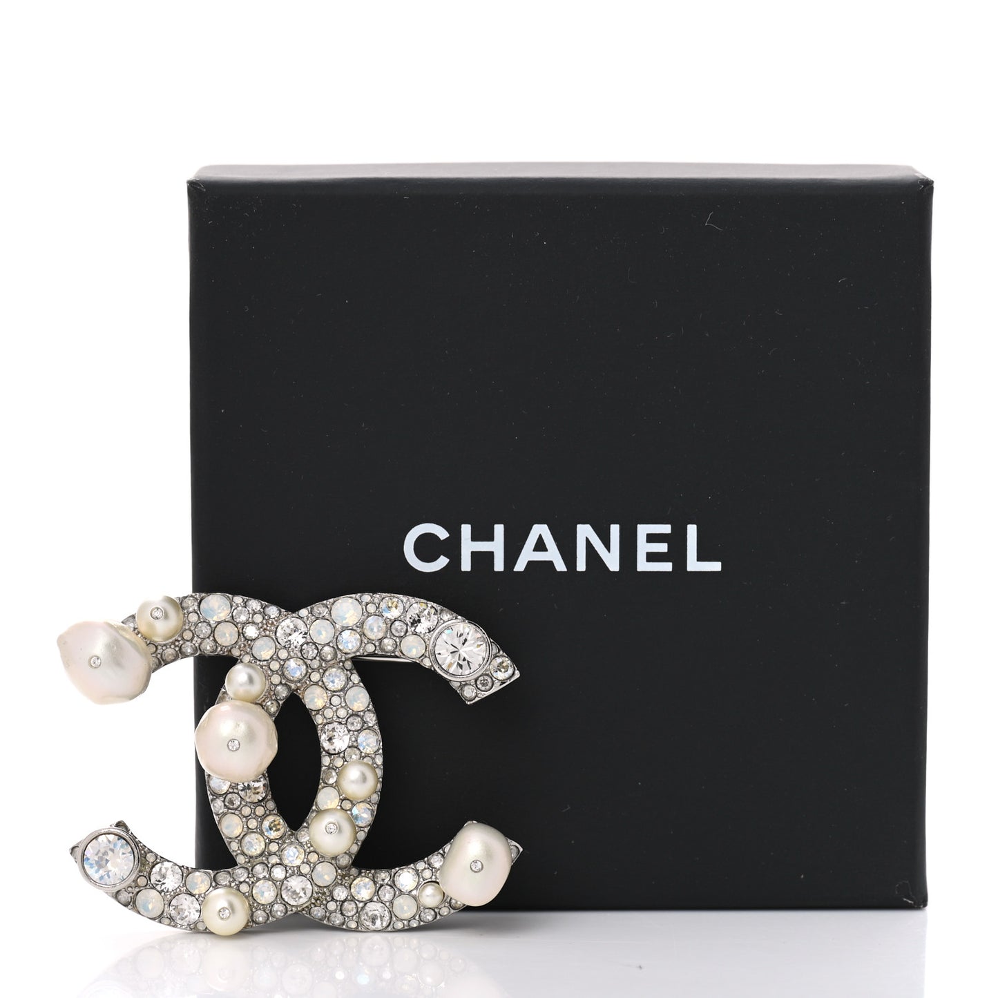 Pearl Crystal CC Mini Brooch Silver