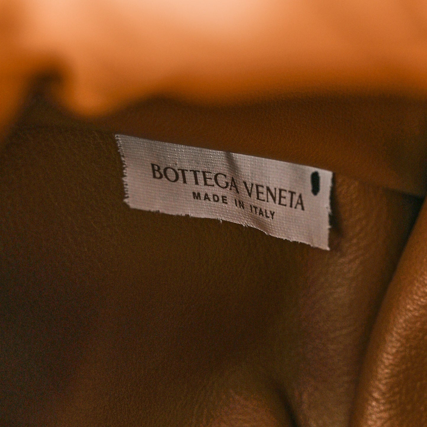 Smooth Butter Calfskin Small The Shoulder Pouch Cammello
