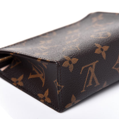 Louis Vuitton Monogram Toiletry Pouch 15 10 of 12