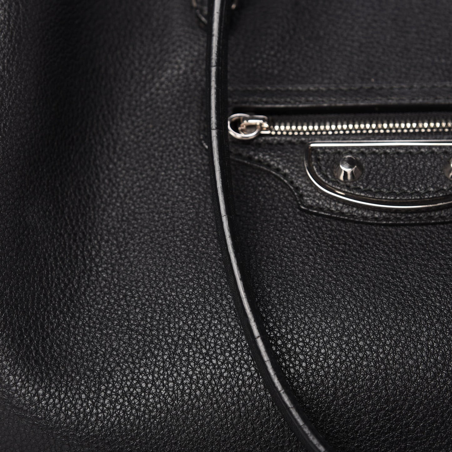Grained Calfskin Silver Metallic Edge Hardware Papier A4 Tote Black