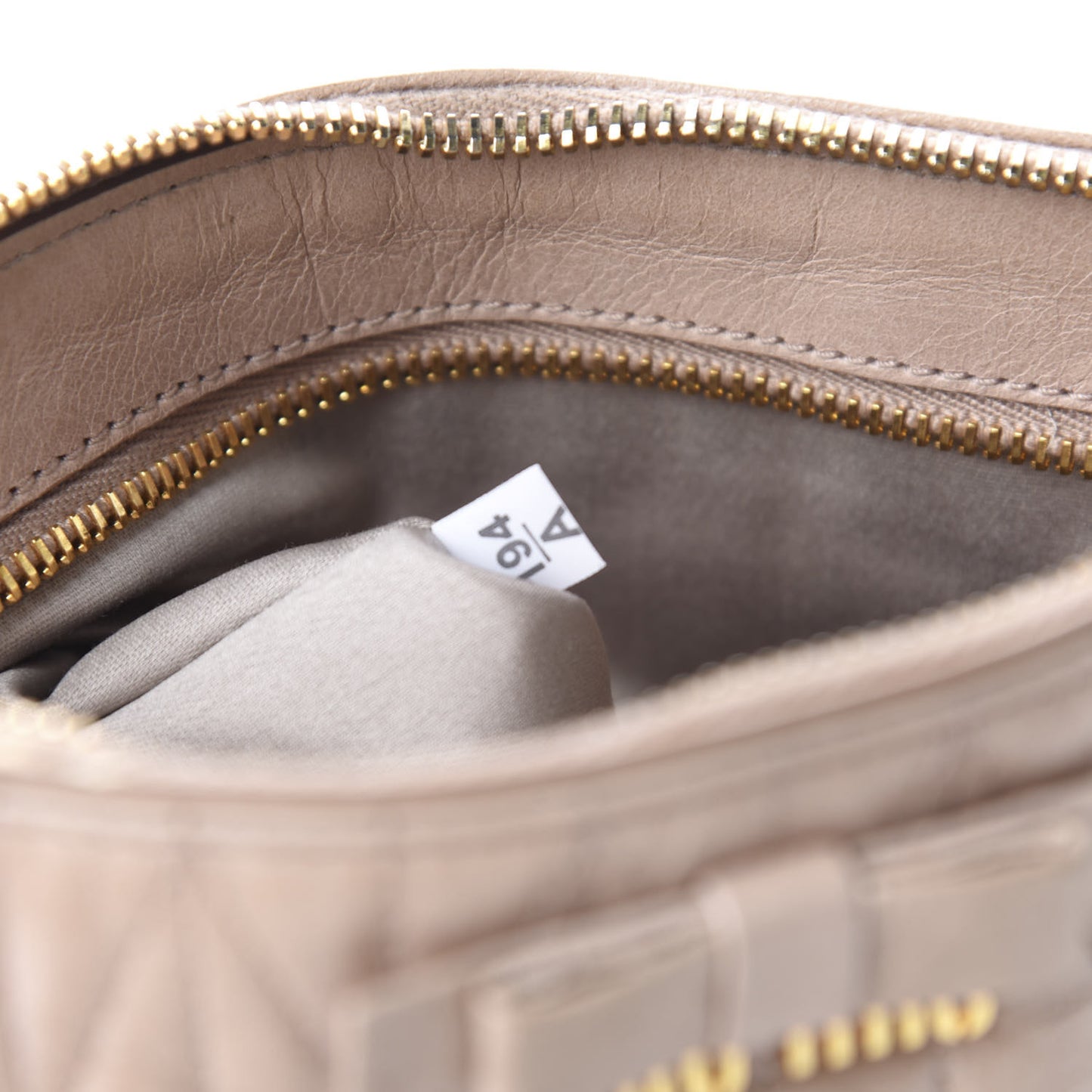 Nappa Matelasse Zip Shoulder Bag Cammeo