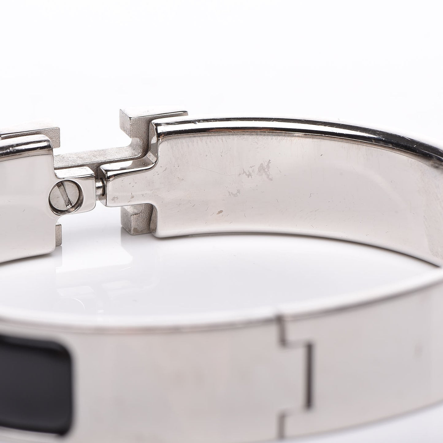 Enamel Narrow Clic Clac H Bracelet PM Black