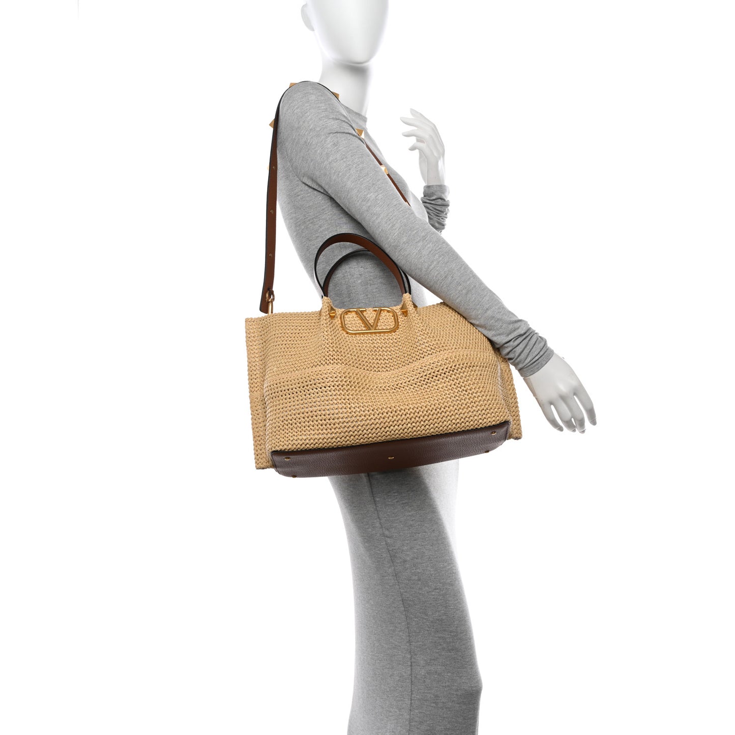 Raffia Grained Calfskin Medium Rockstud Vlogo Tote Naturale