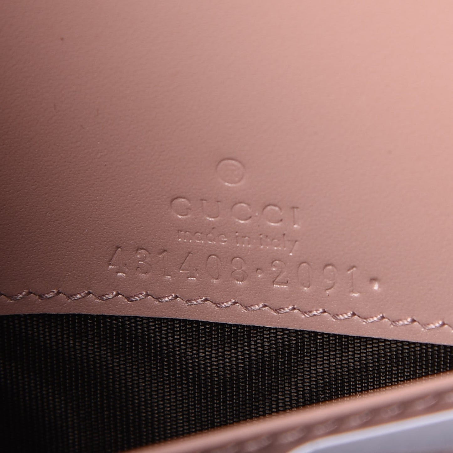 Guccissima Signature Bowy Chain Wallet Dark Cipria