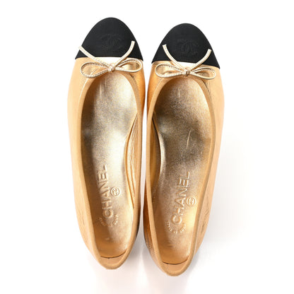 Chanel Laminated Crumpled Lambskin Grosgrain Cap Toe CC Ballerina Flats 39 Gold Black 2 of 10