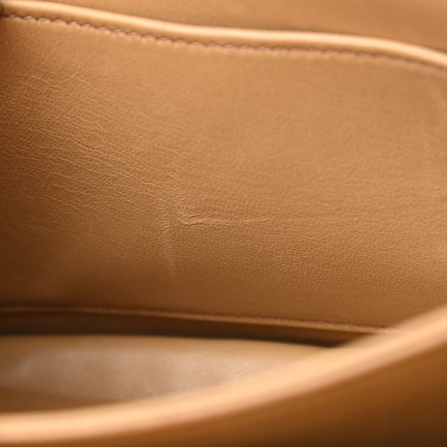 Shiny Alligator Constance 18 Tabac Camel