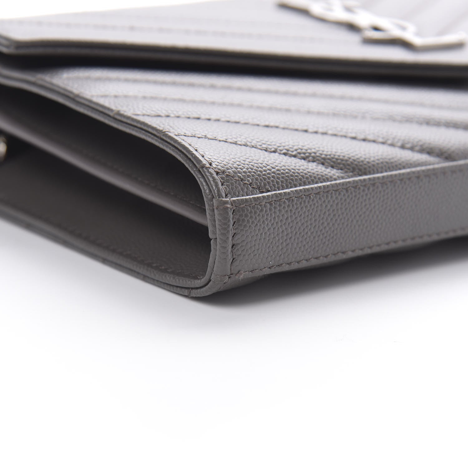 Saint Laurent Grain De Poudre Matelasse Chevron Monogram Chain Wallet Grey 9 of 11