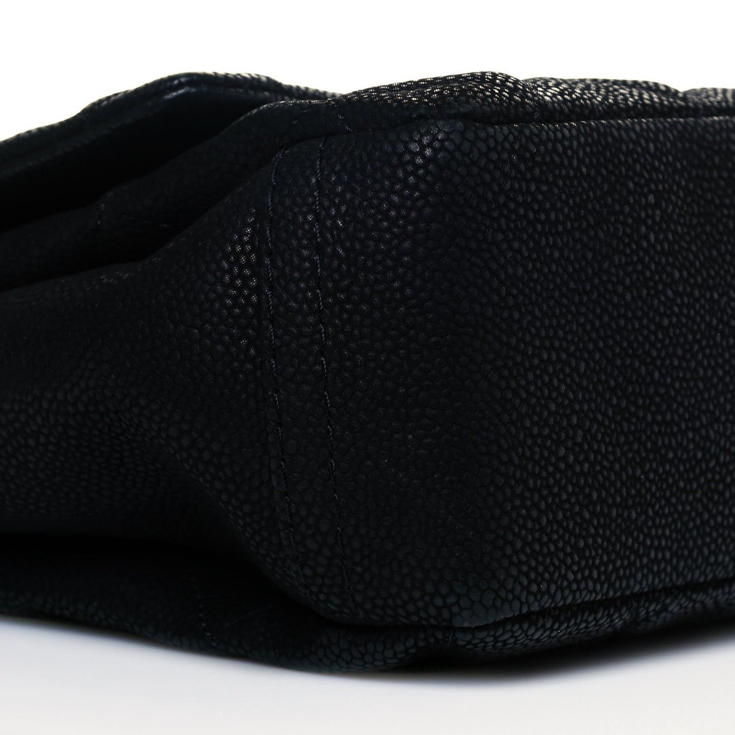 Iridescent Caviar Quilted Medium Lady Pearly Flap Black