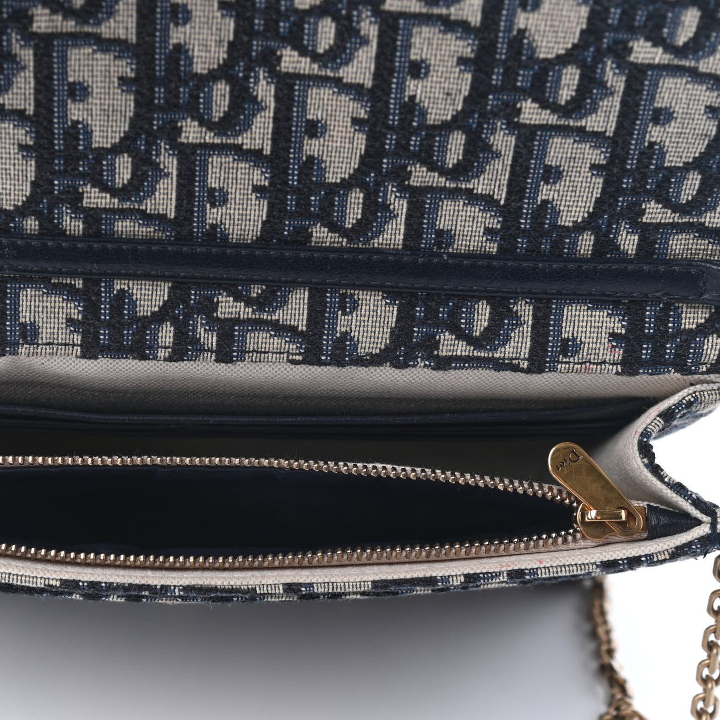 Oblique Saddle Chain Pouch Blue
