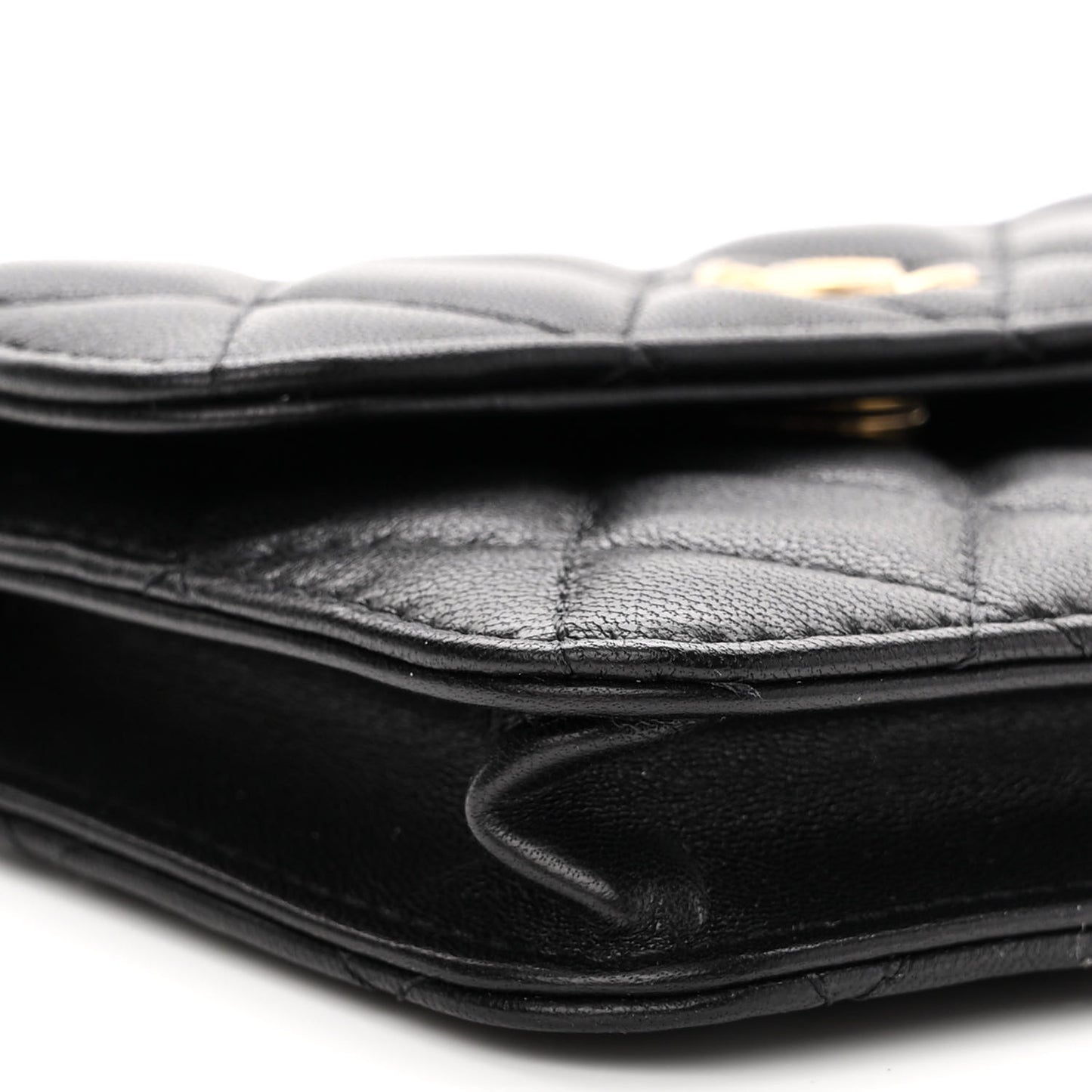 Lambskin Quilted Pearl Crush Clutch With Chain Black