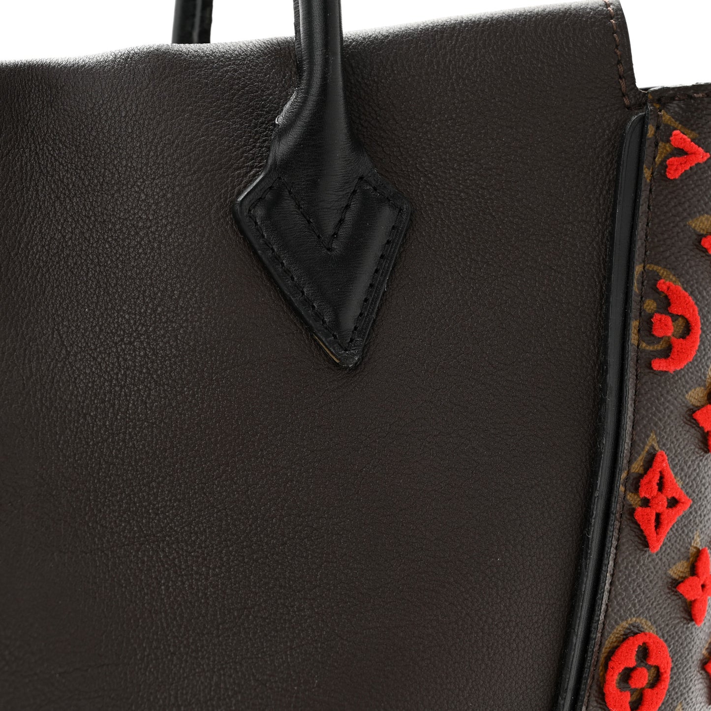 Veau Cachemire Tote W PM Chocolate