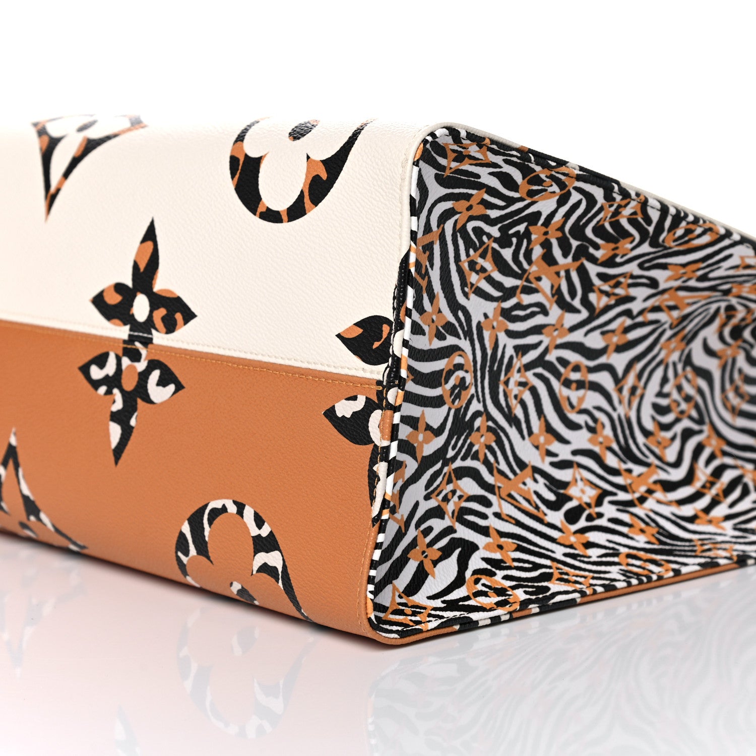 Louis Vuitton Monogram Giant Jungle Onthego GM Ivory 9 of 9