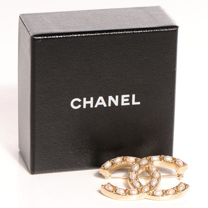Chanel Pearl Large CC Brooch Gold 4 of 4