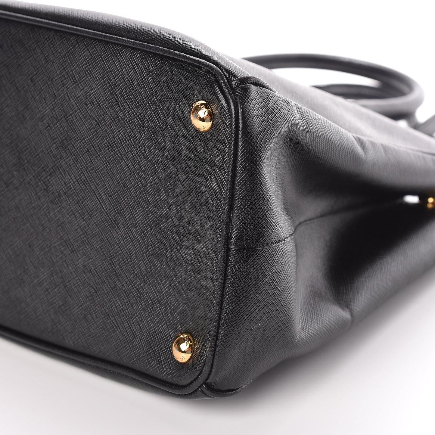 Saffiano Medium Galleria Double Zip Tote Black