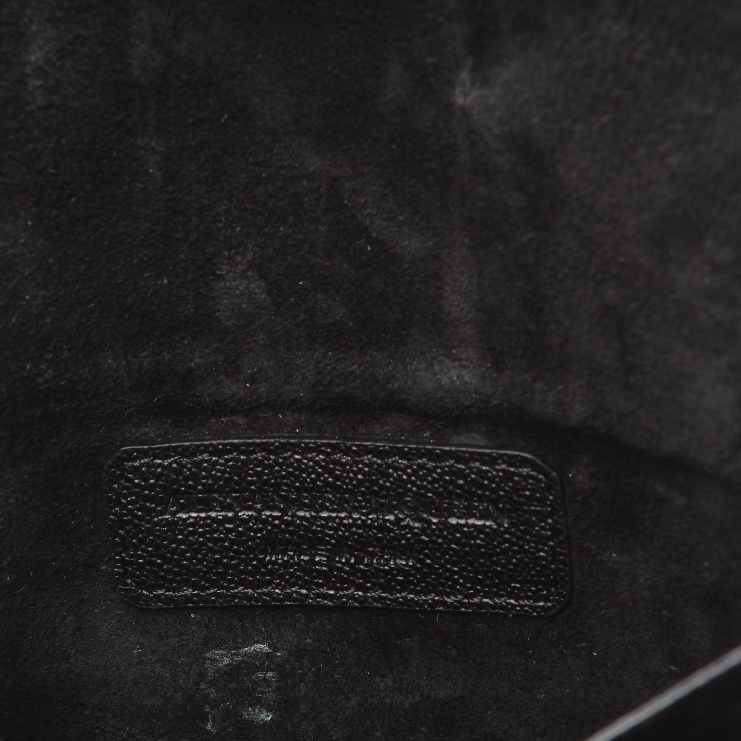 Grained Calfskin Small Insignia Flap Black