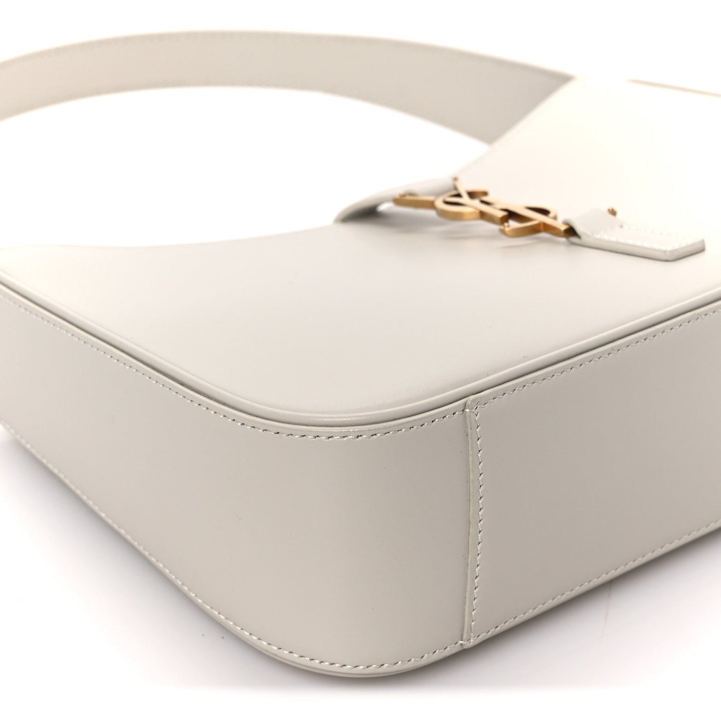 Smooth Calfskin Le 5 A 7 Hobo Crema Soft