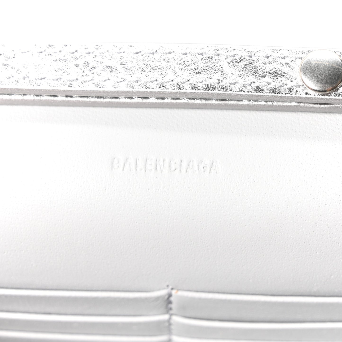 Metallized Arena Lambskin Classic Silver Hardware Le City Wallet On Chain Silver
