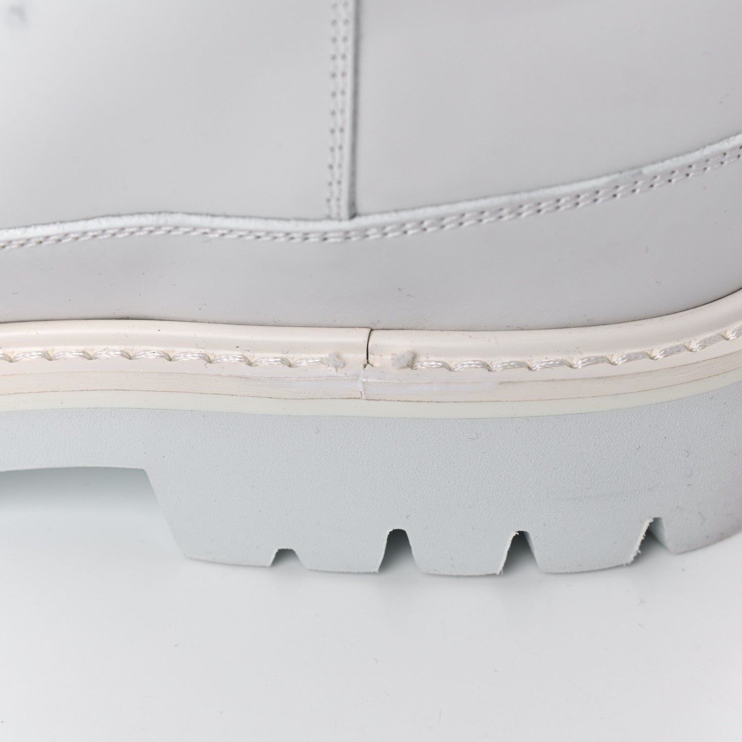 Louis Vuitton Calfskin Monogram Embossed Neoprene Mens Landscape Ankle Boots 9.5 White 13 of 16