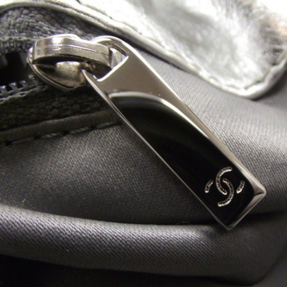 Metallic Glazed Calfskin Perforated Medium Rodeo Drive Tote Silver