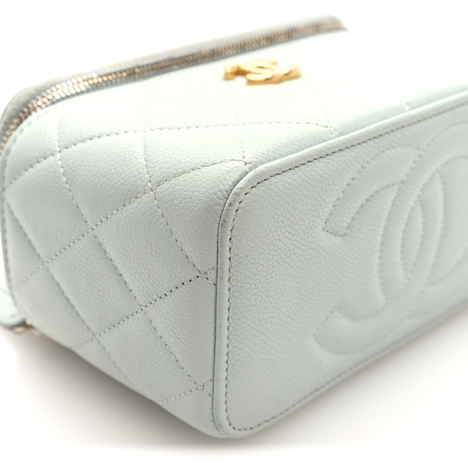 Chanel Caviar Quilted Sweetheart Vanity Case Bleu Clair 13 of 14