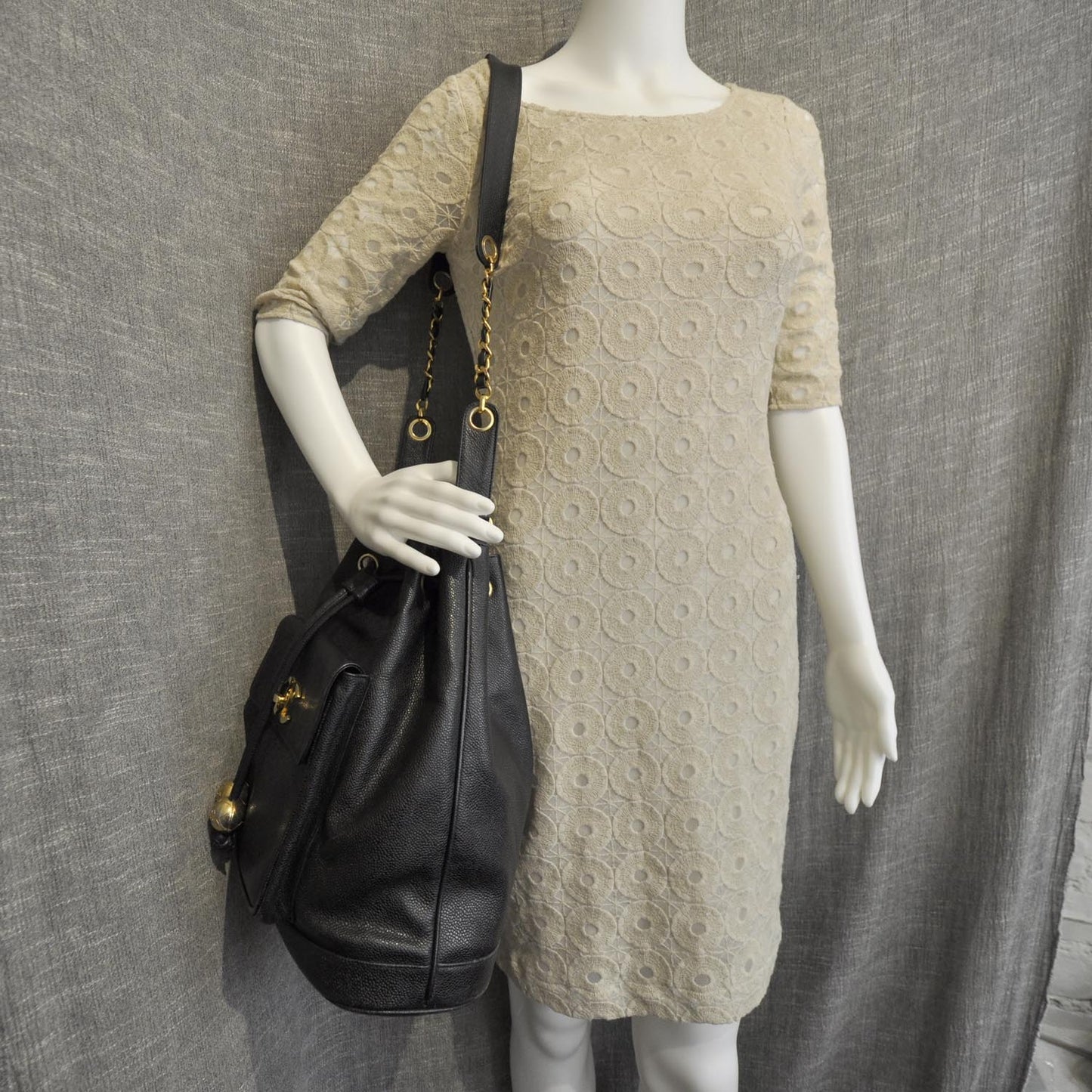 Caviar Drawstring Shoulder Bag Black