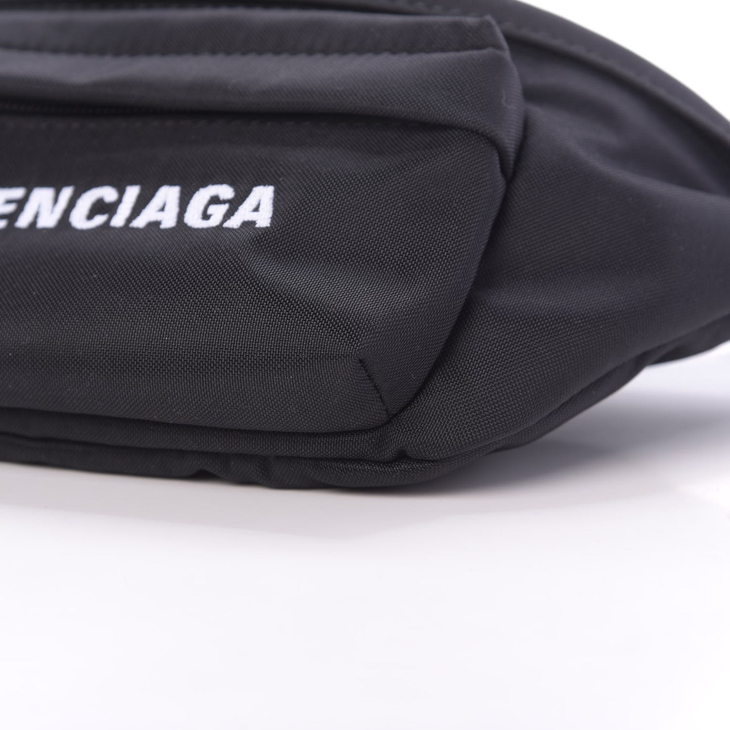 Sport Nylon Logo Embroidered Wheel Belt Bag Black White