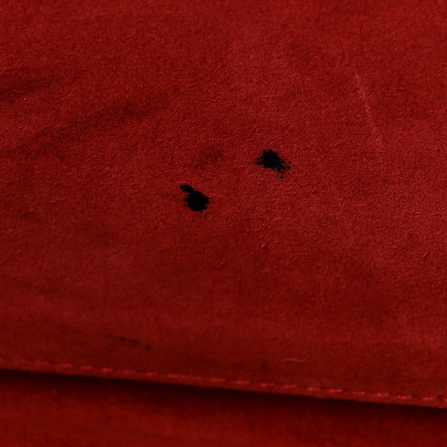 Supple Calfskin Medium Phantom Luggage Red