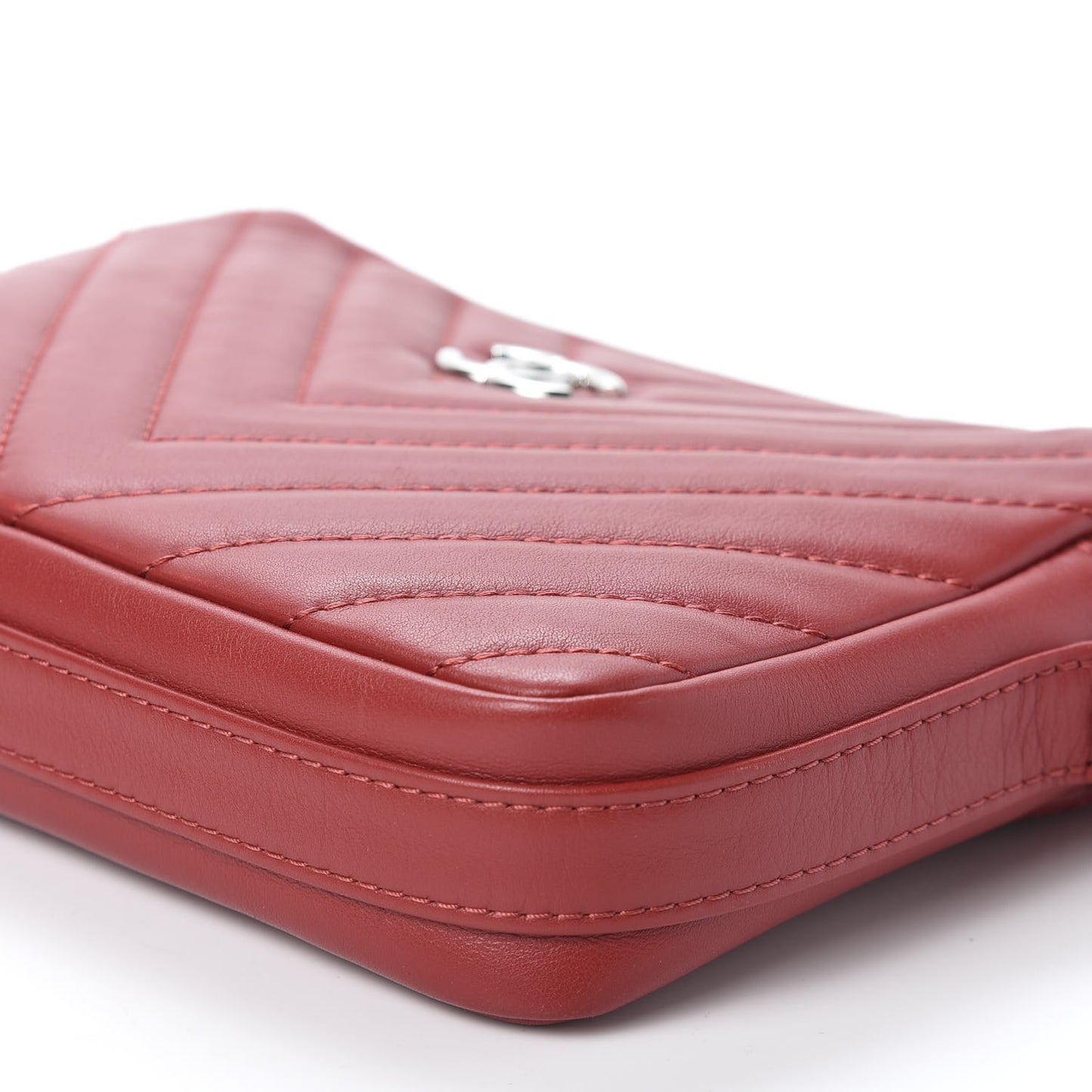Lambskin Chevron Quilted Small Promenade Camera Dark Red