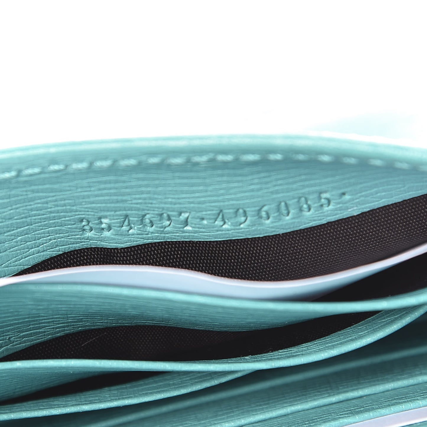 Shangai Calfskin Medium Betty Chain Wallet Fresia Blue