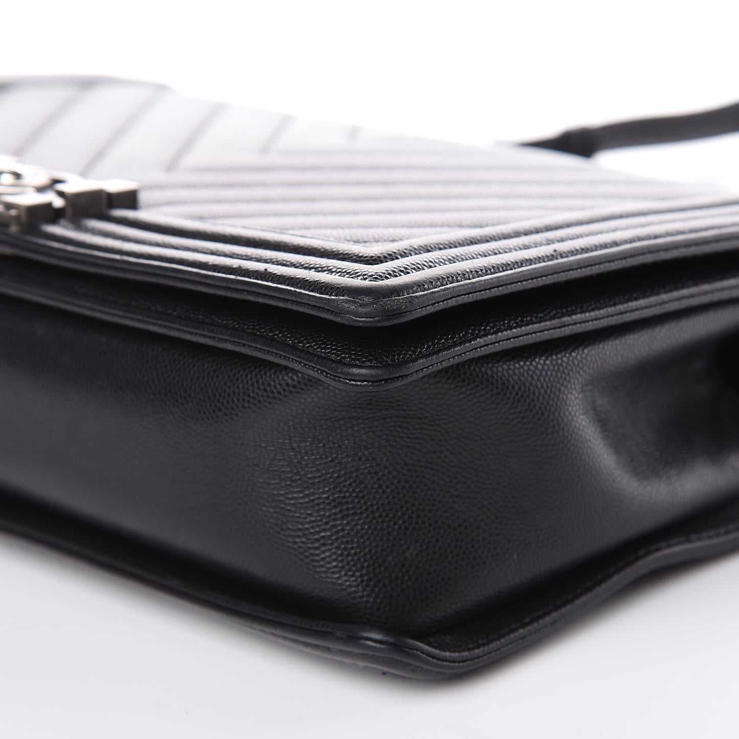 Caviar Chevron Quilted New Medium Boy Flap Black