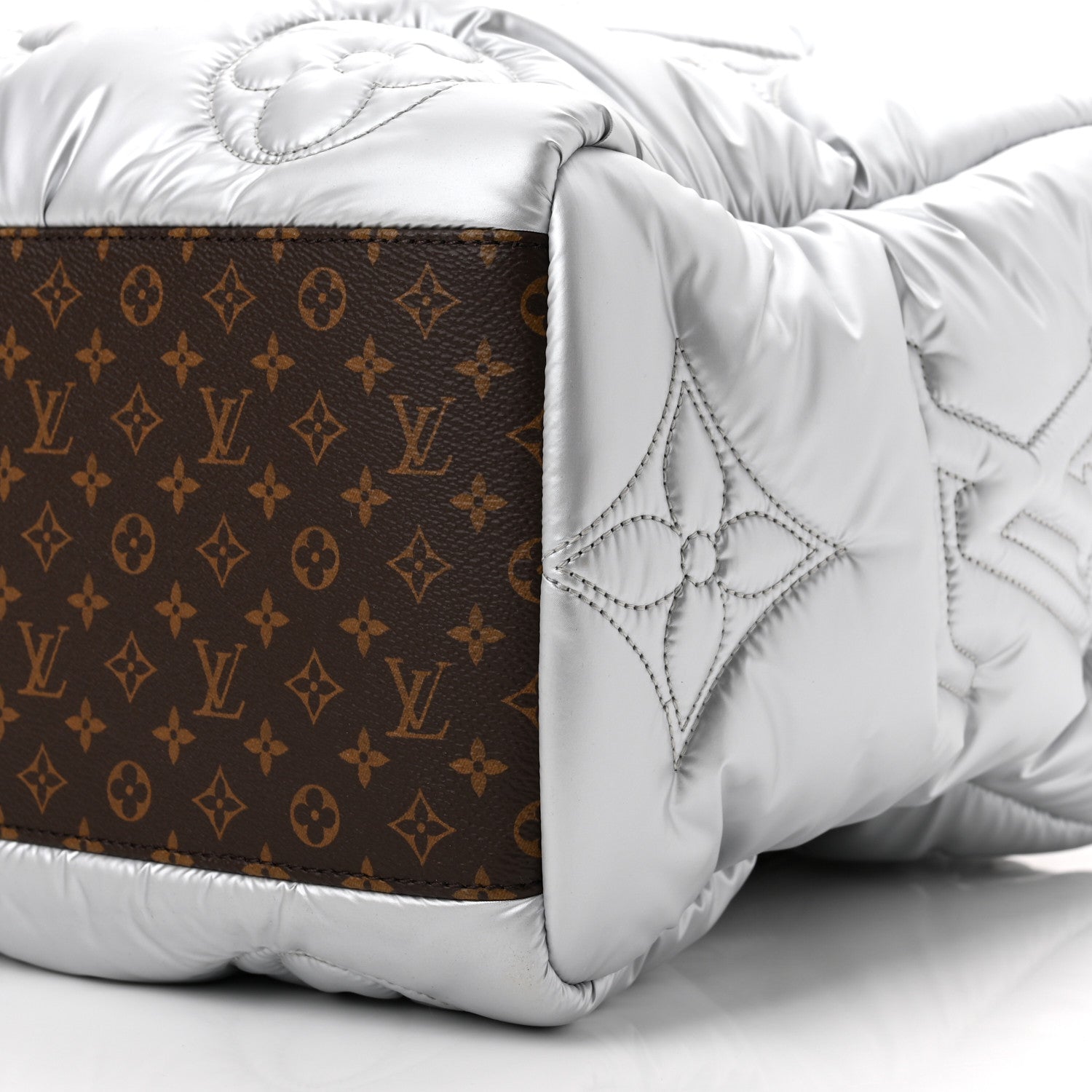 Louis Vuitton Econyl Monogram Pillow Giant Onthego GM Silver 9 of 10