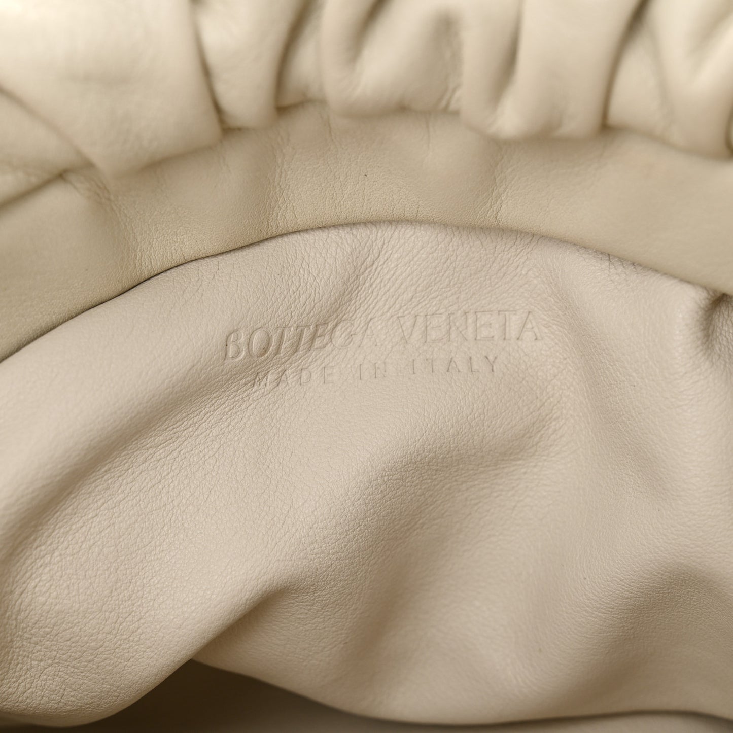 Calfskin The Pouch Chain Plaster