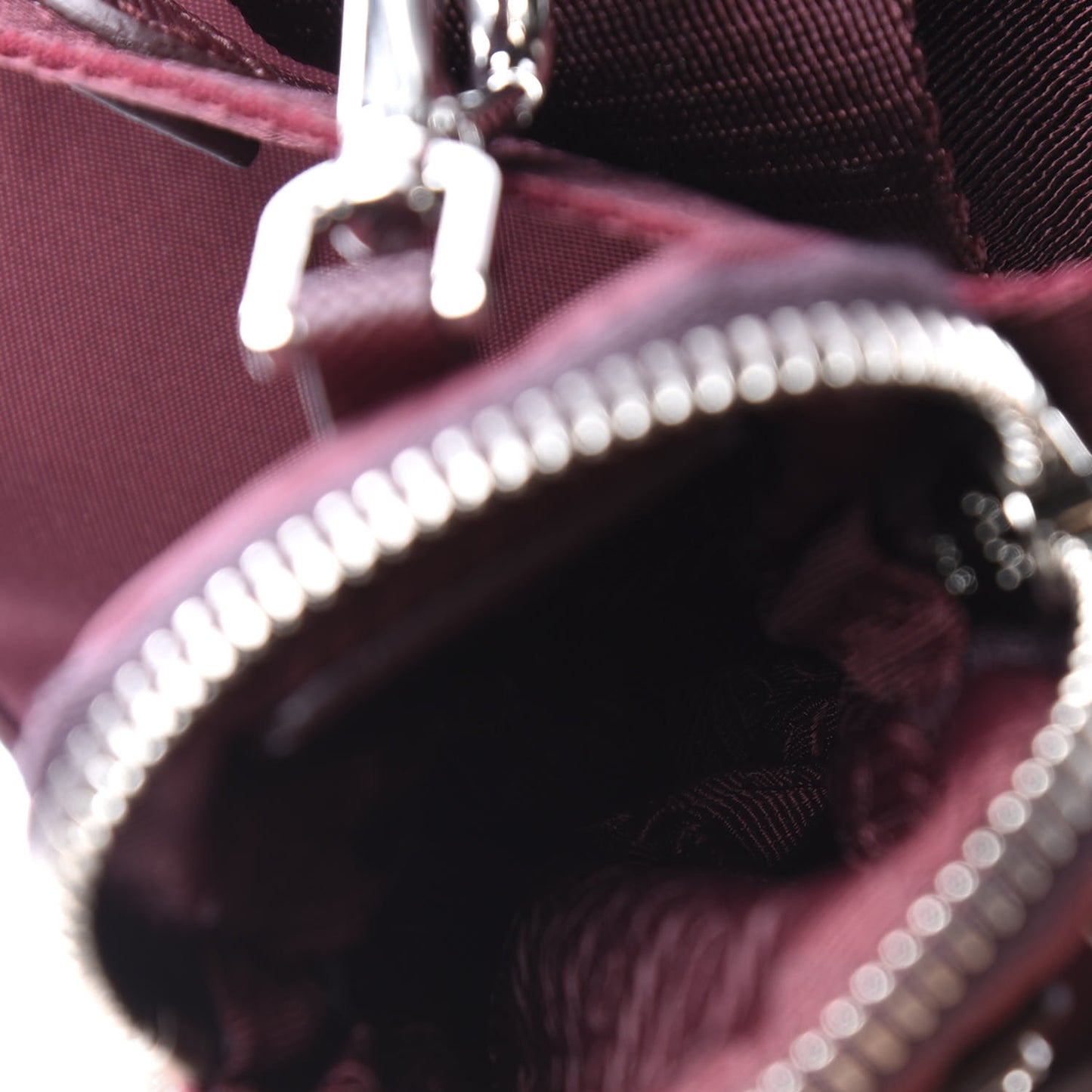 Tessuto Nylon Re-Edition 2005 Shoulder Bag Granato