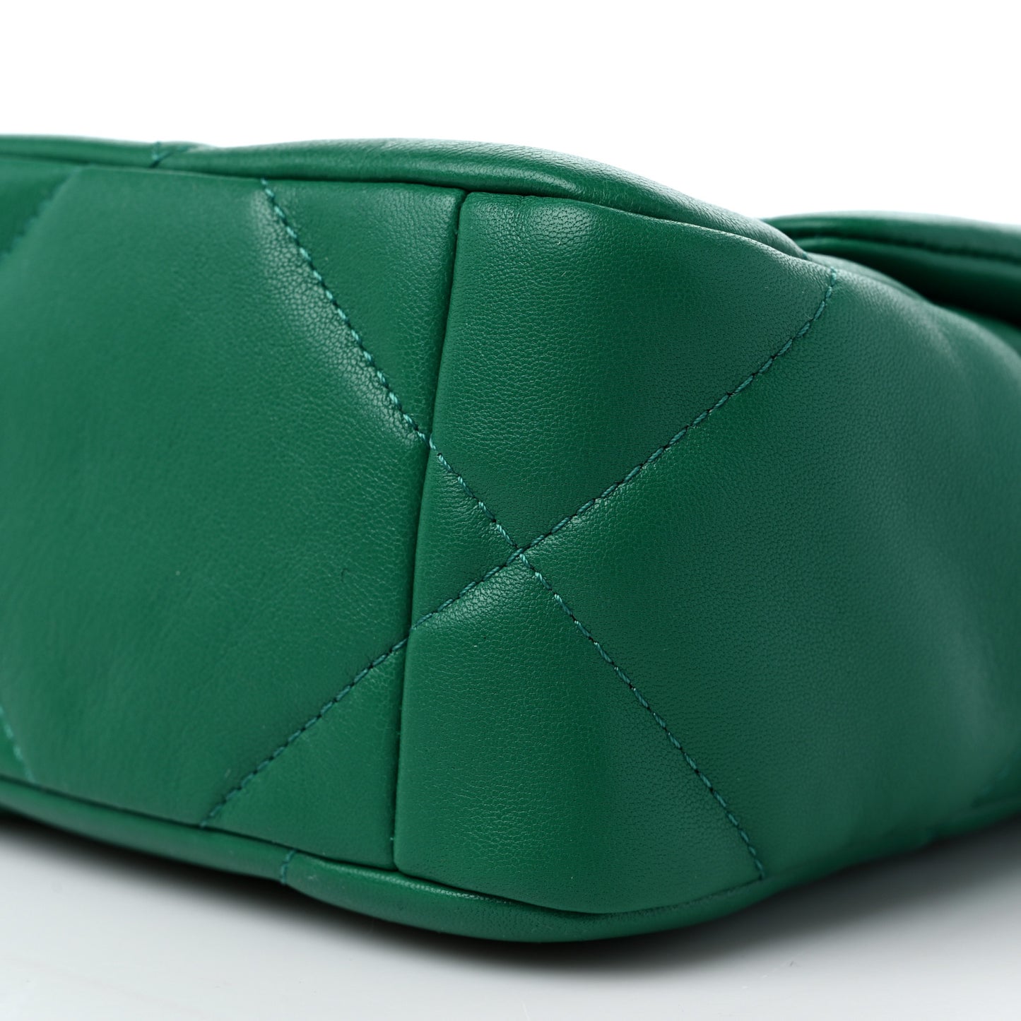 Lambskin Quilted Medium Chanel 19 Flap Green