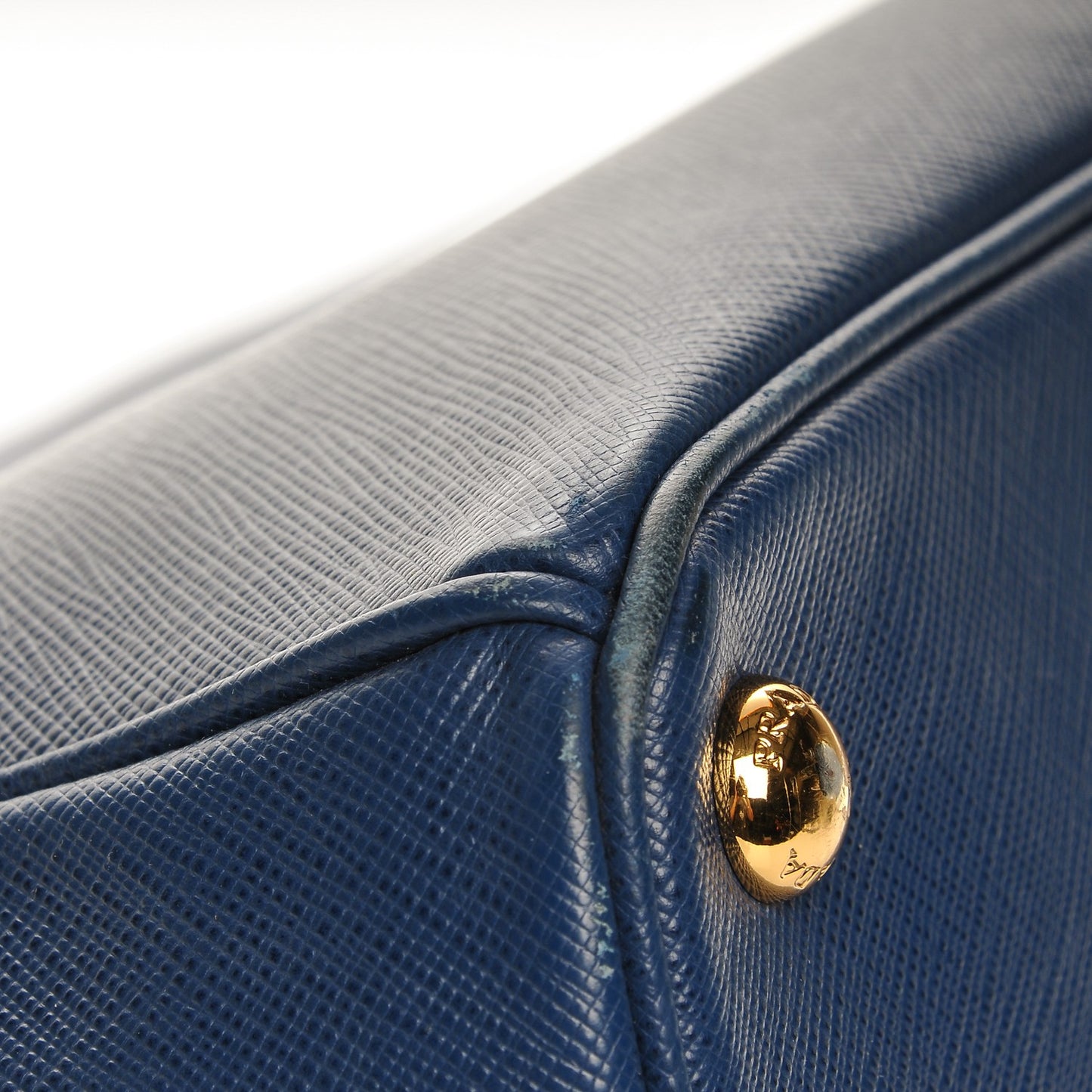 Saffiano Medium Galleria Double Zip Tote Bluette