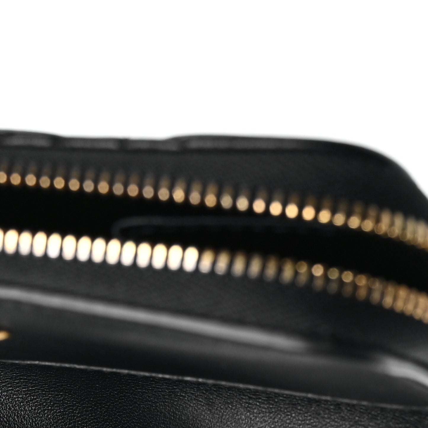 Grained Calfskin Supple Cannage Caro Scarlet Zipped Wallet Black