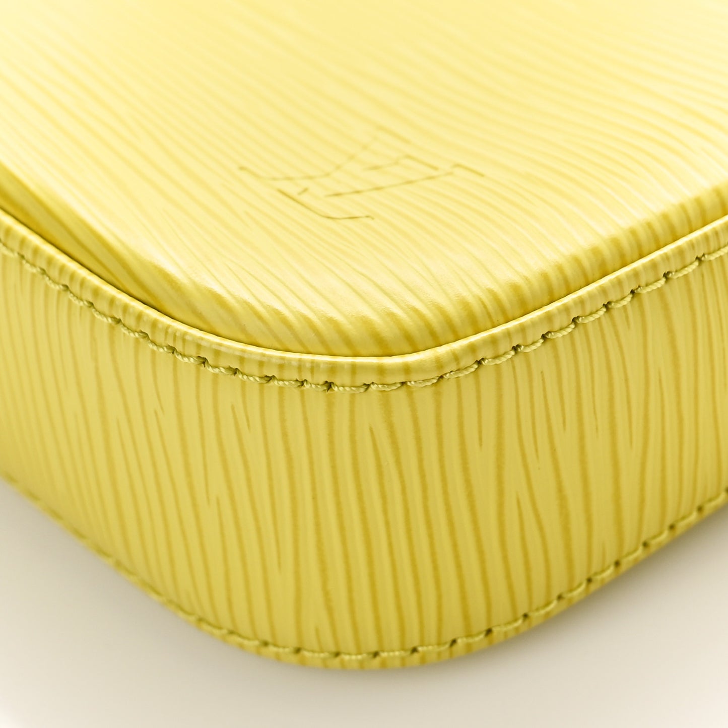Epi Pochette Accessories NM Pistache