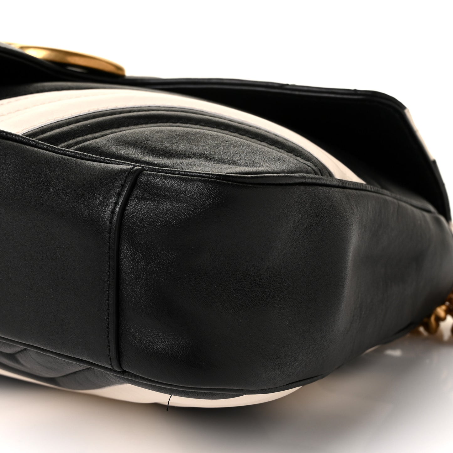 Calfskin Matelasse Medium GG Marmont Shoulder Bag Black White