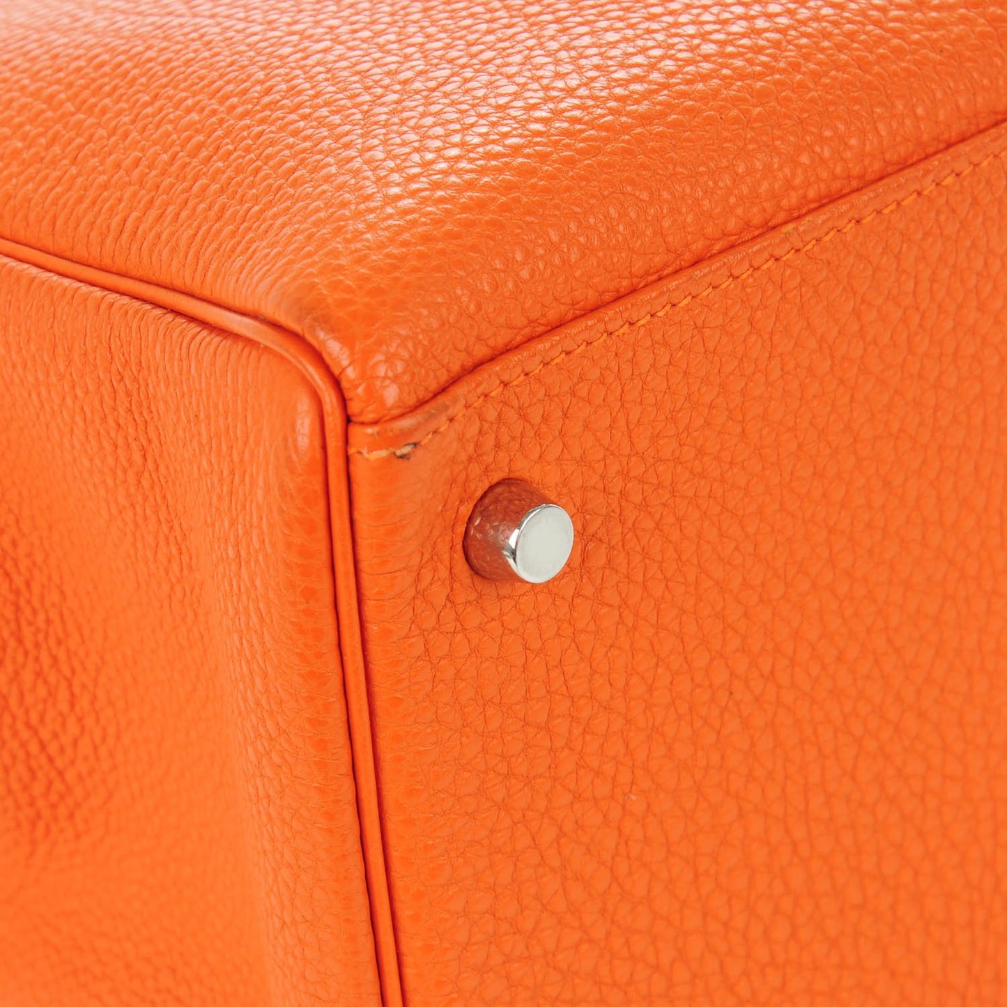 Togo Kelly Retourne 35 Orange