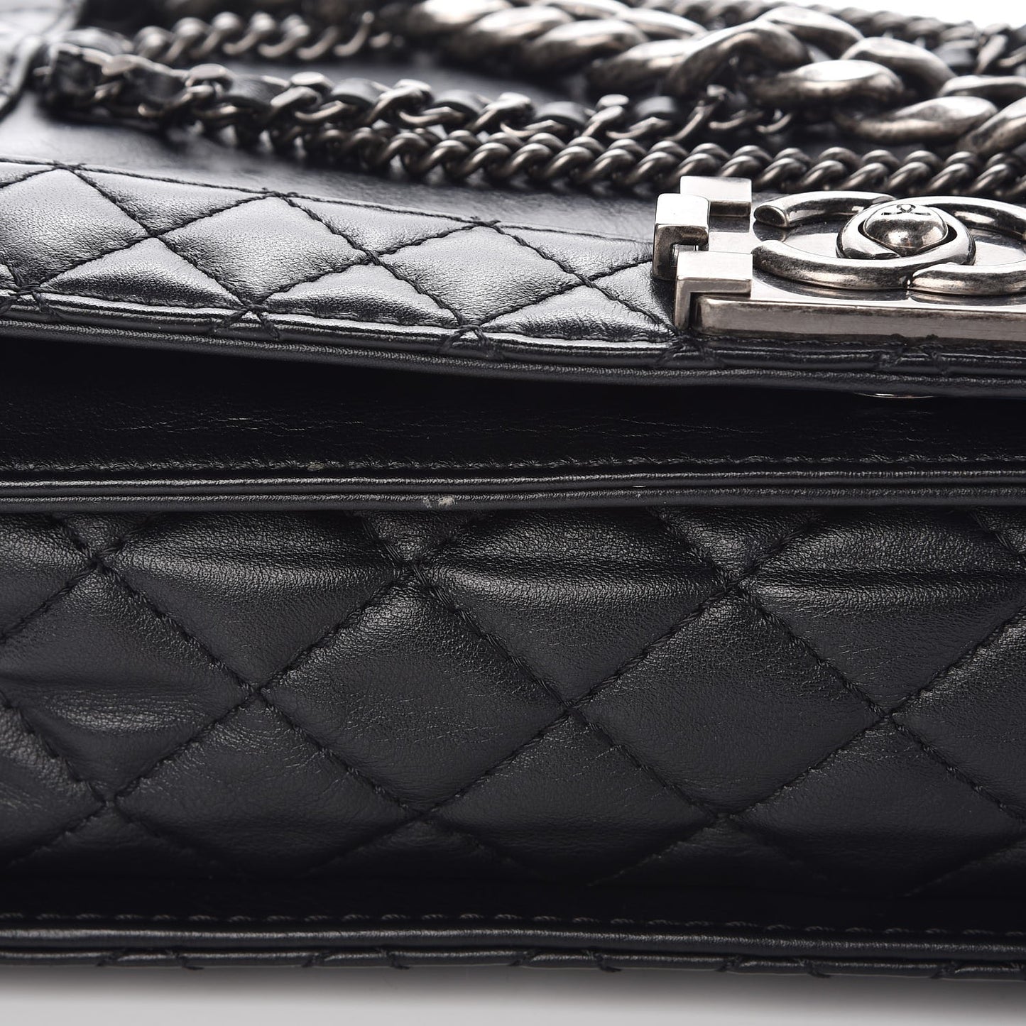 Calfskin Enchained New Medium Boy Flap Black