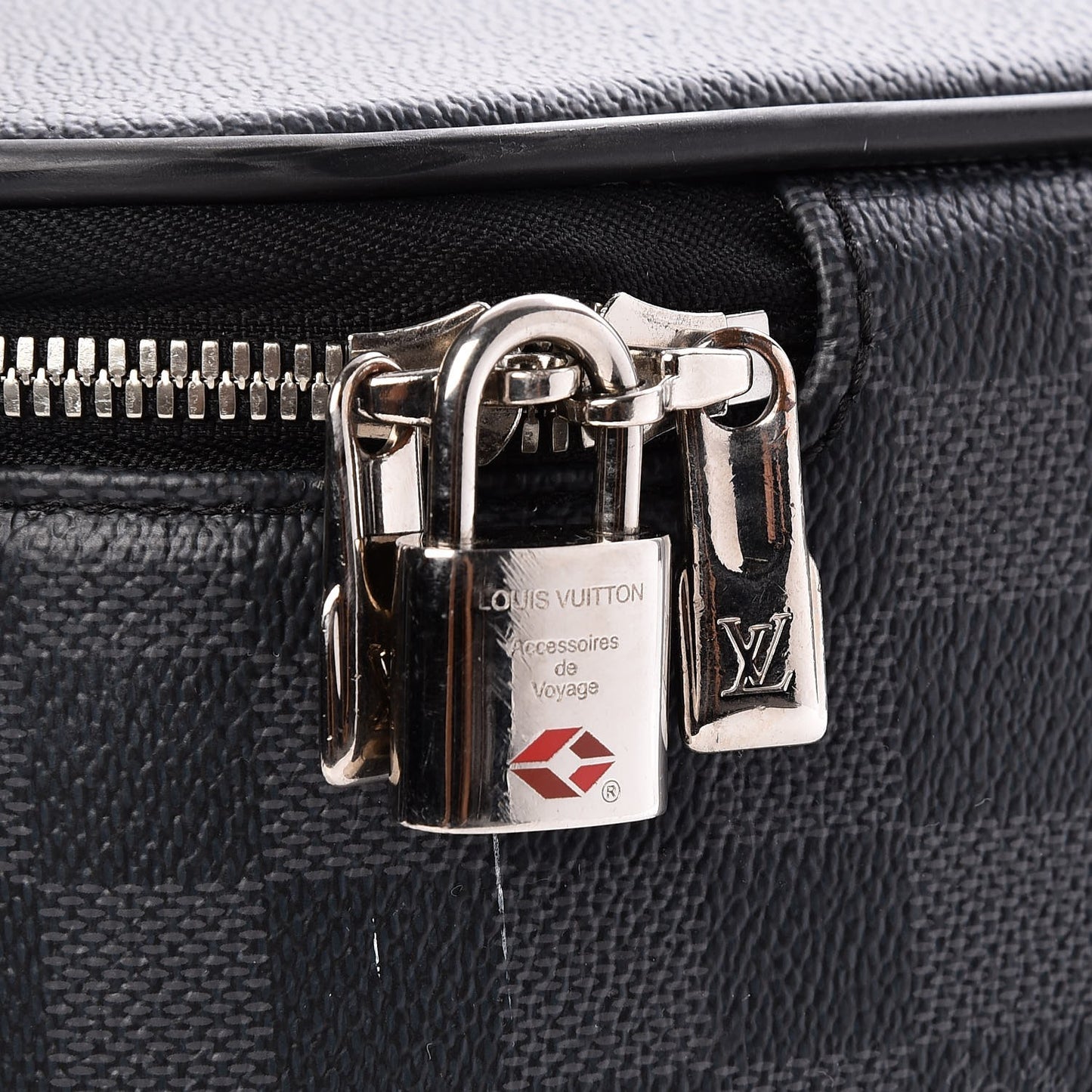 Damier Graphite Pegase Light 55