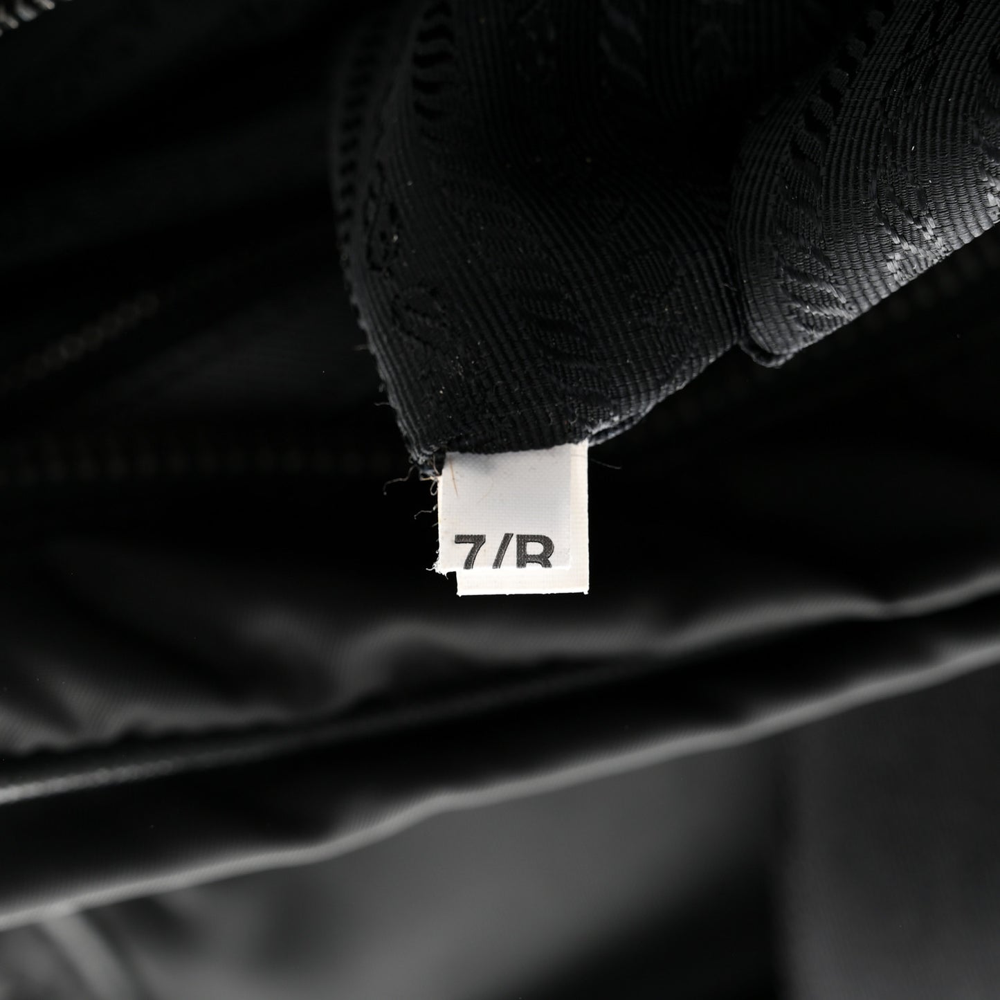 Tessuto Nylon Saffiano Front Pocket Zip Messenger Black