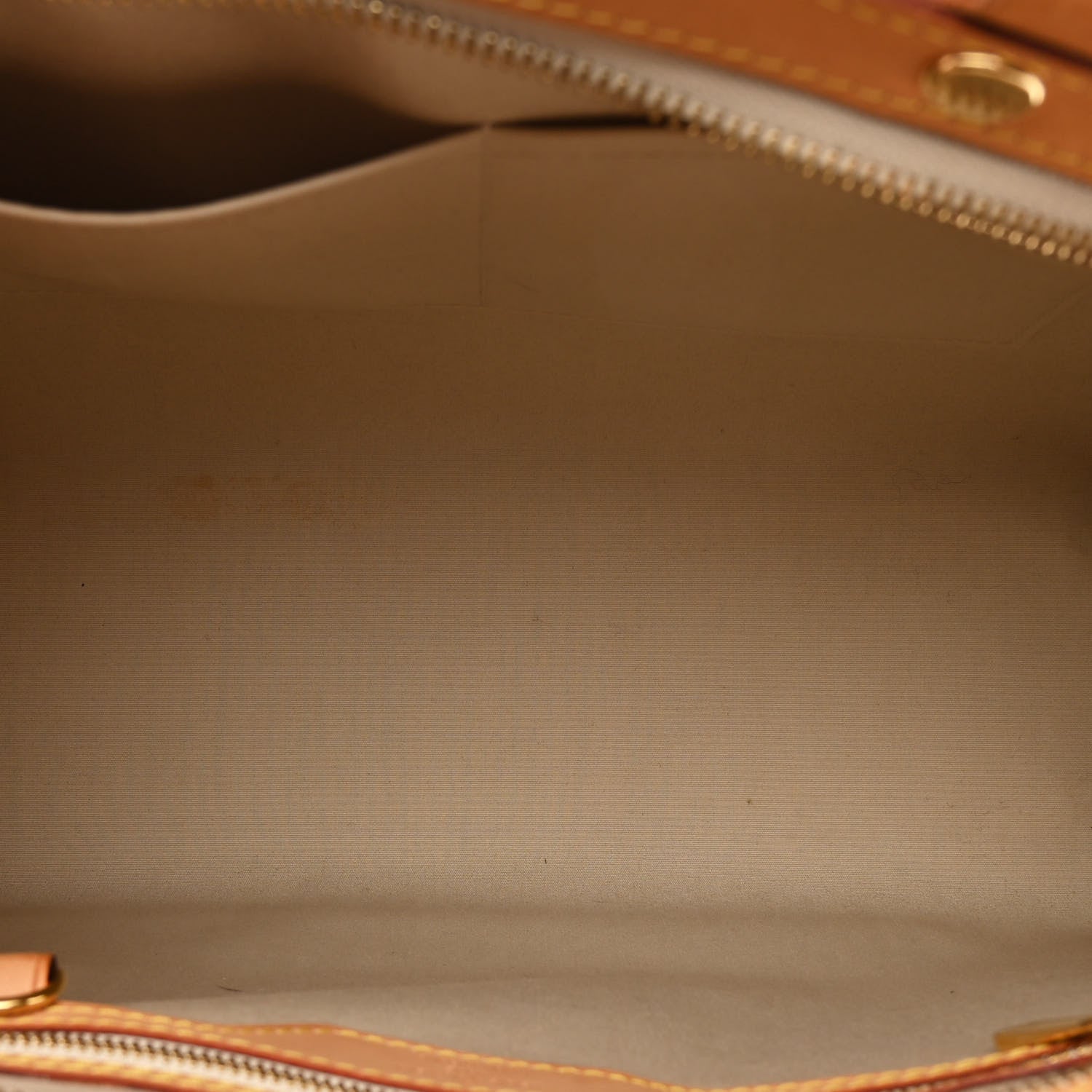 Louis Vuitton Vernis Brea MM Blanc Corail 5 of 14