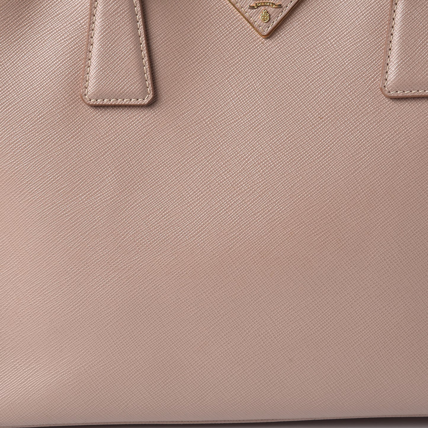 Saffiano Medium Galleria Double Zip Tote Cammeo