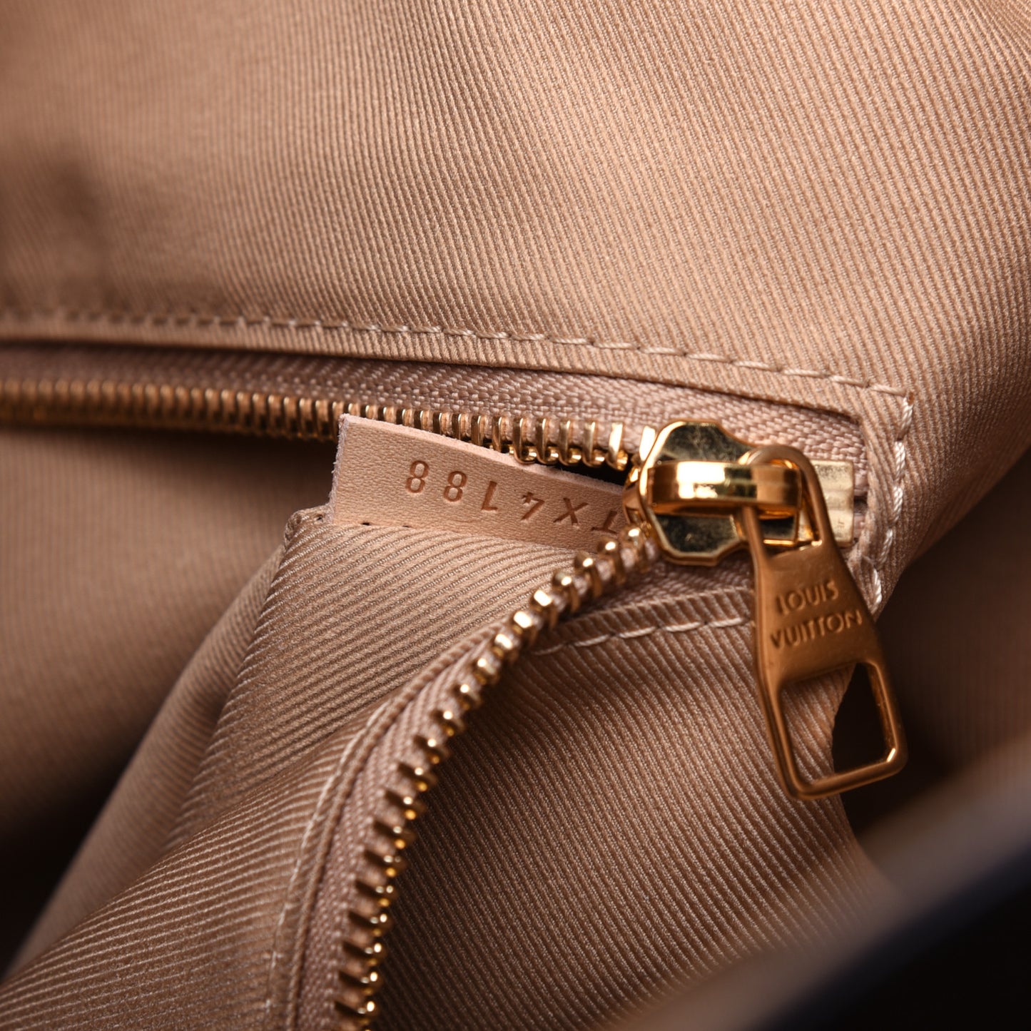 Monogram Graceful MM