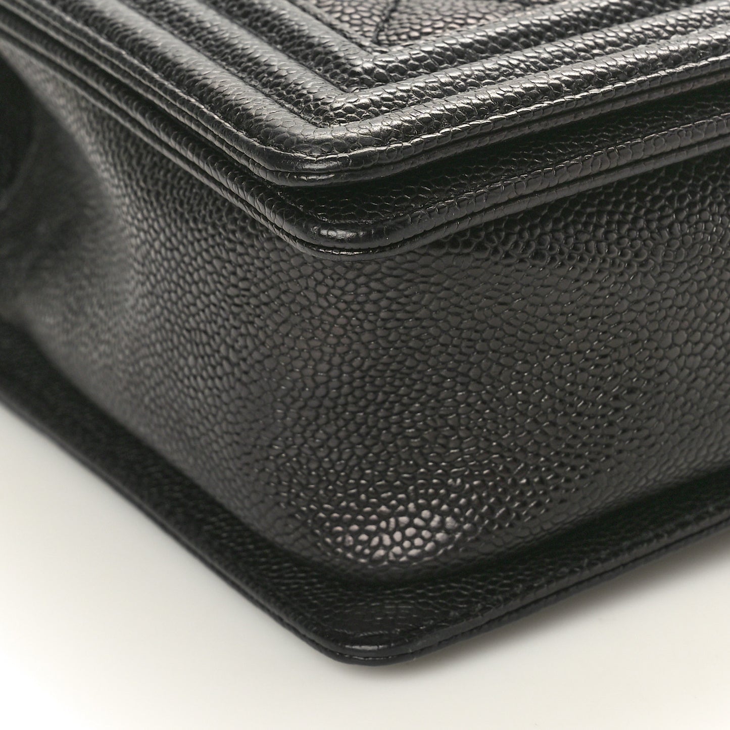Caviar Quilted New Medium Boy Flap Black